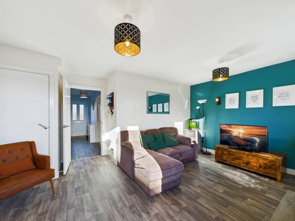 Property photo 2 of 21 Living Room