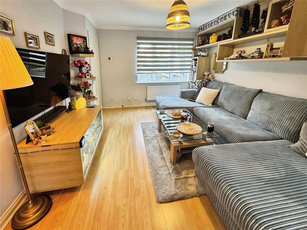 Property photo 2 of 12 Picture No. 11