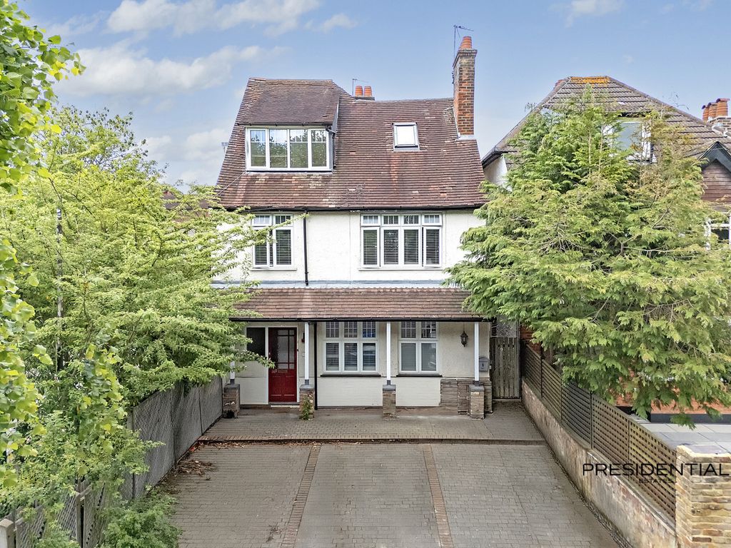 Property photo 1 of 11