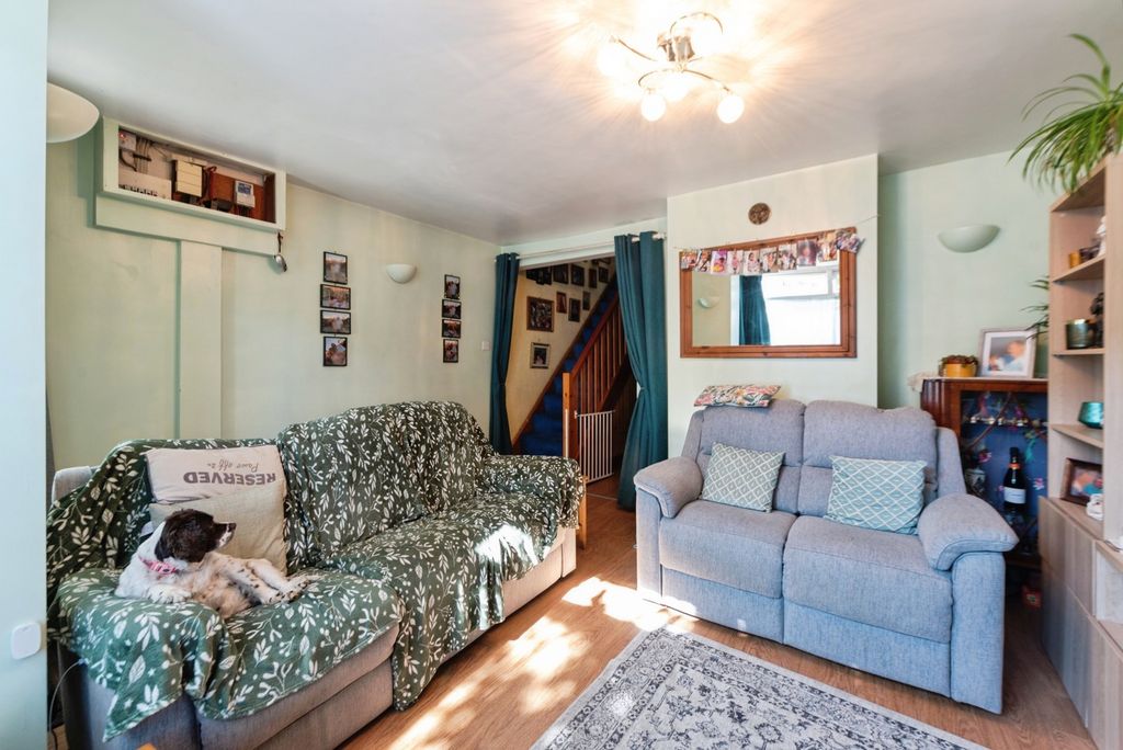 Property photo 2 of 17 Photo