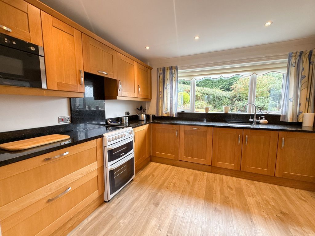 Property photo 3 of 15 Kitchen