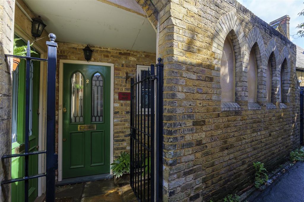 Property photo 2 of 24