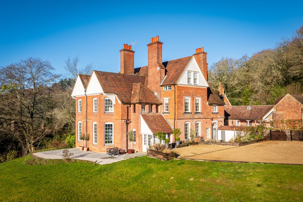 Property photo 1 of 37 House. Partnership