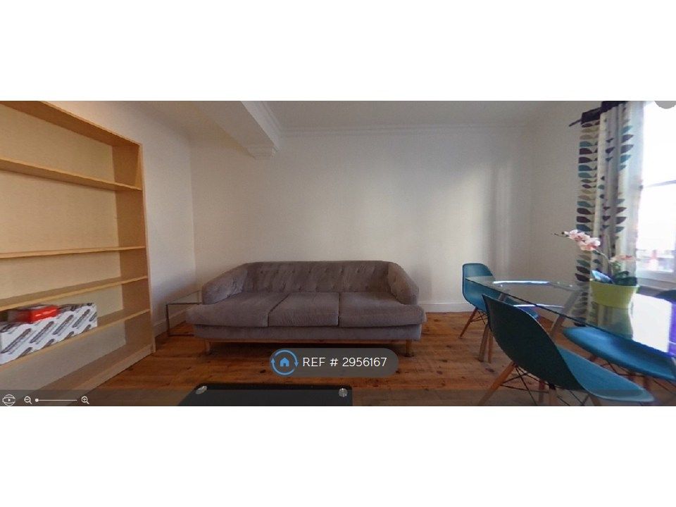 Property photo 2 of 10 Living Room