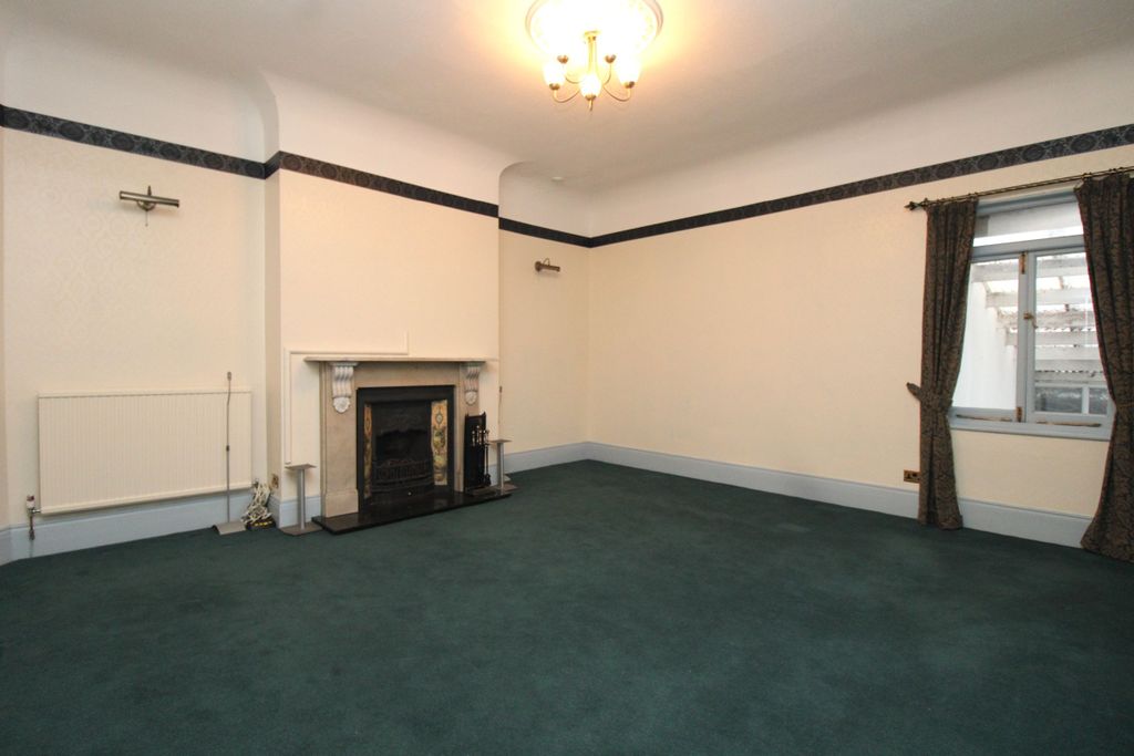 Property photo 3 of 21