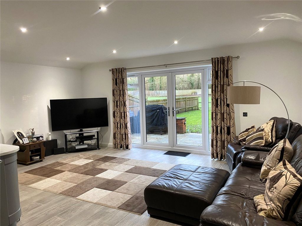 Property photo 3 of 12 Picture No. 18