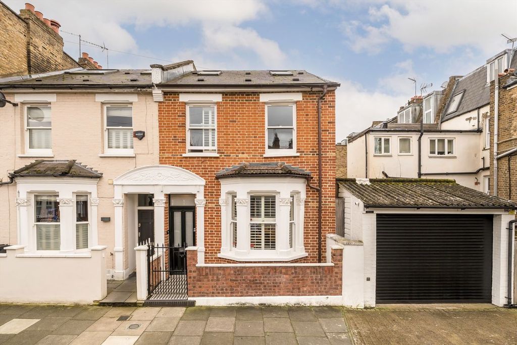 Property photo 1 of 11