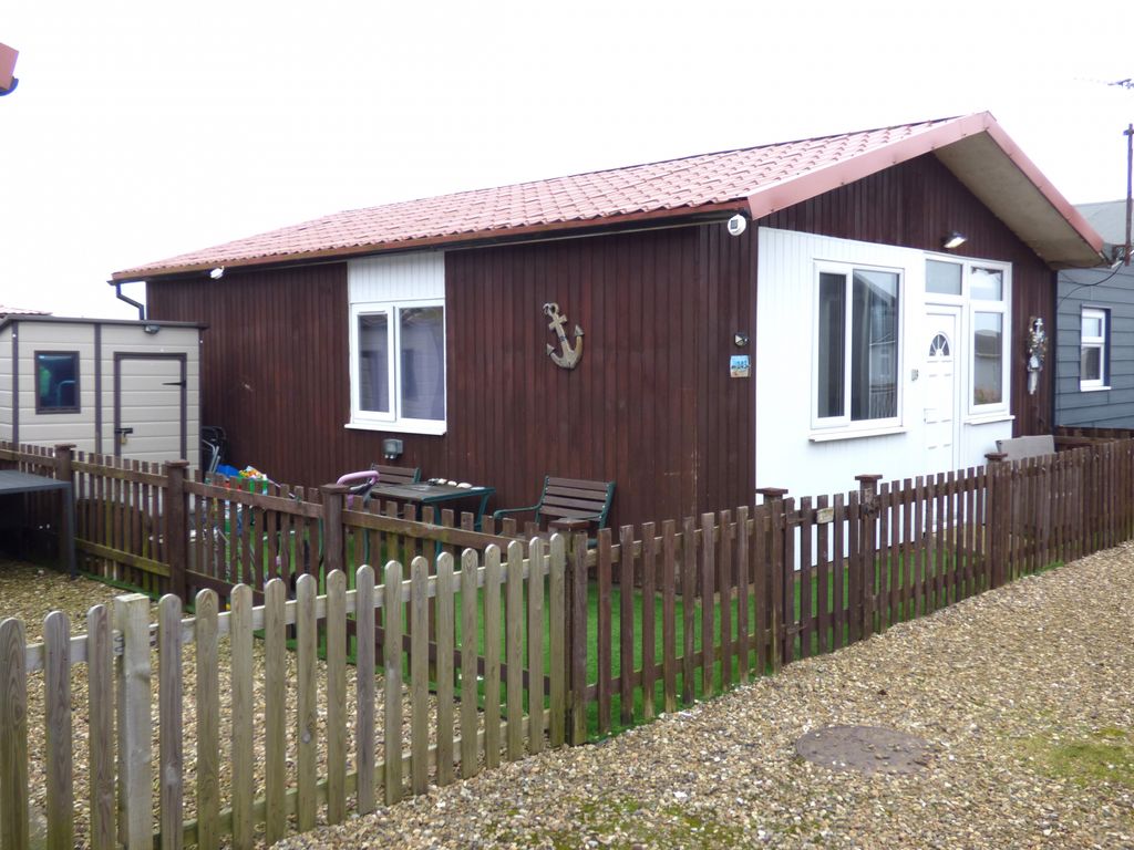 Property photo 1 of 9 Larger Style 3 Bedroom Semi-Detached Holiday Chalet  All Contents Included