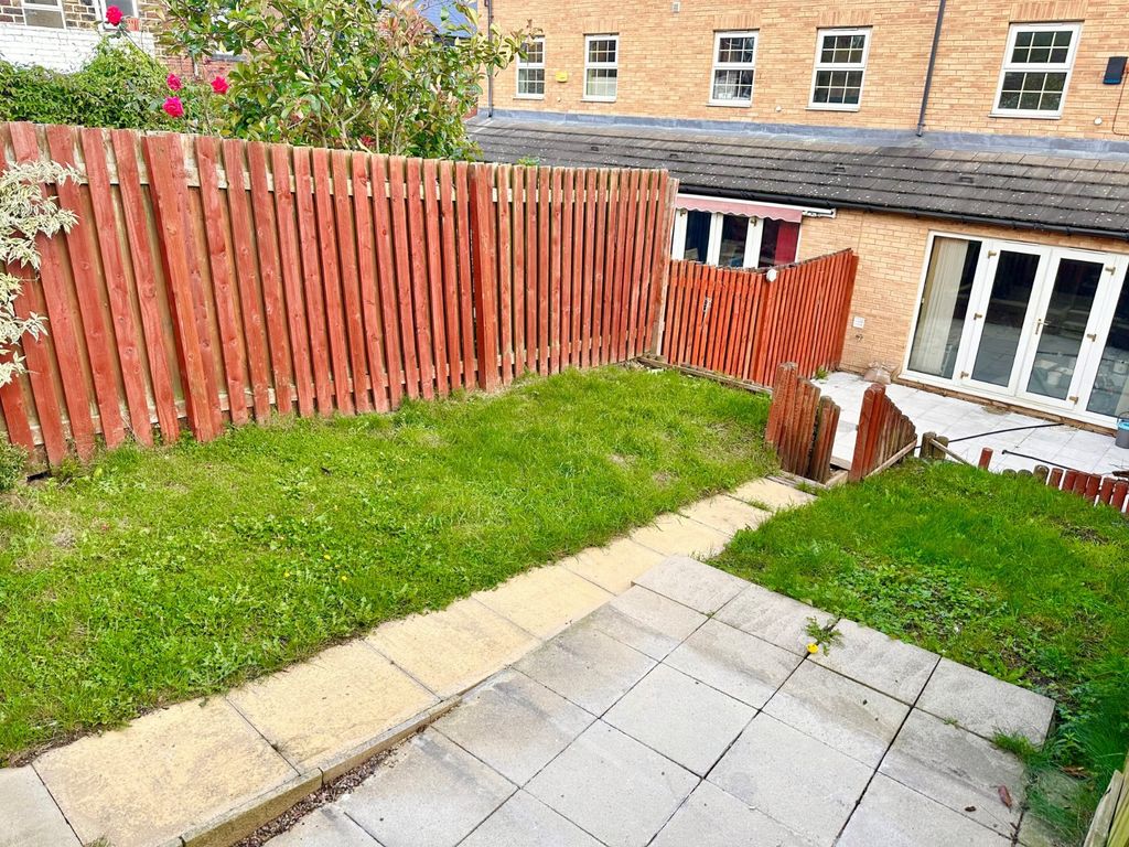 Property photo 3 of 8 Picture No. 02