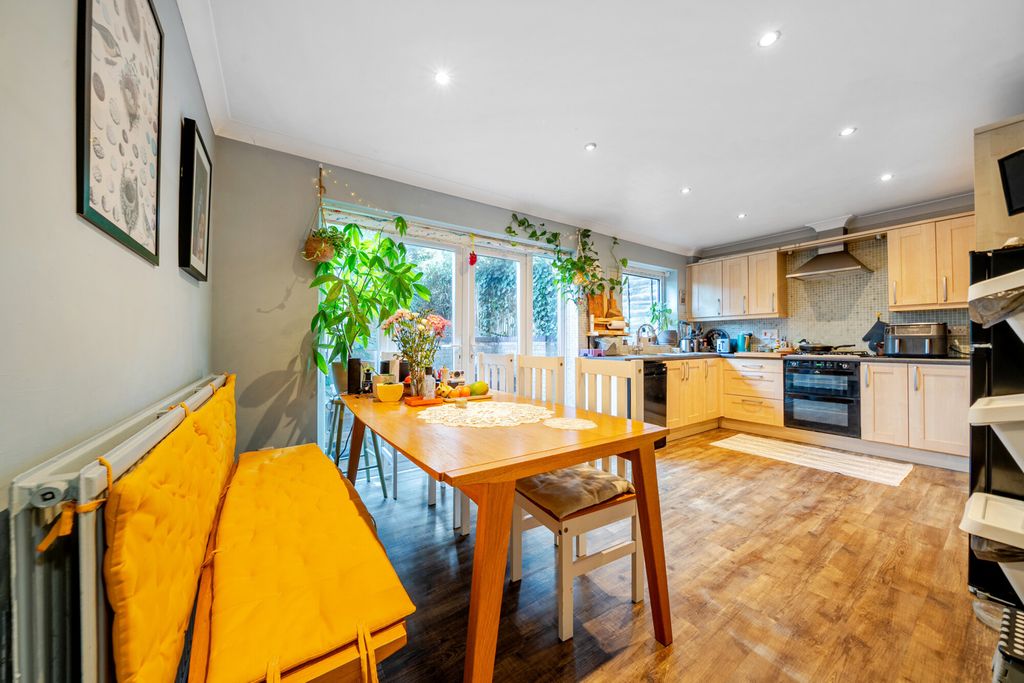 Property photo 2 of 22 1523519-3-6Ab10c3...