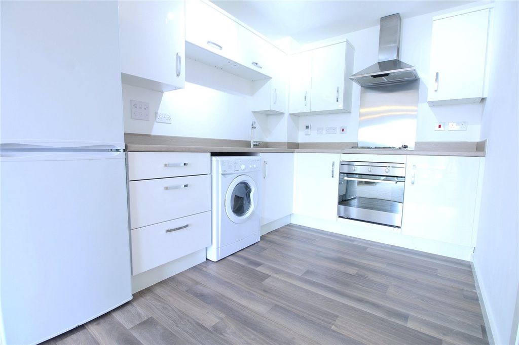Property photo 1 of 7 Kitchen