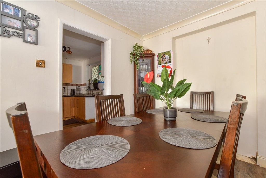 Property photo 2 of 10 Dining Room