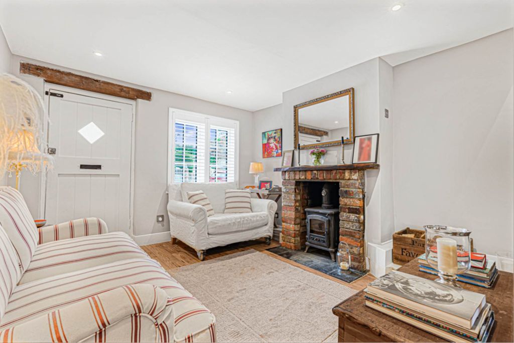 Property photo 2 of 17