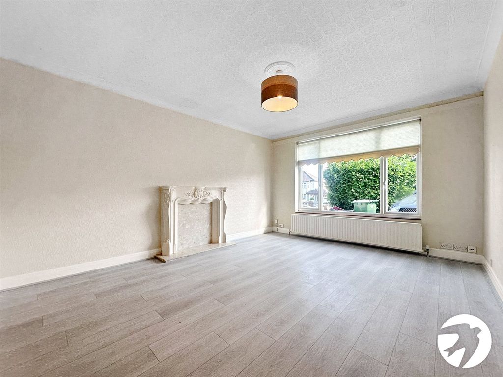Property photo 2 of 17 Picture No. 13