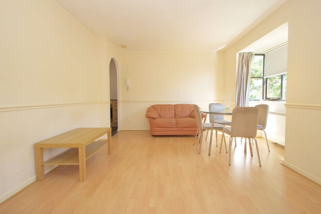 Property photo 3 of 8
