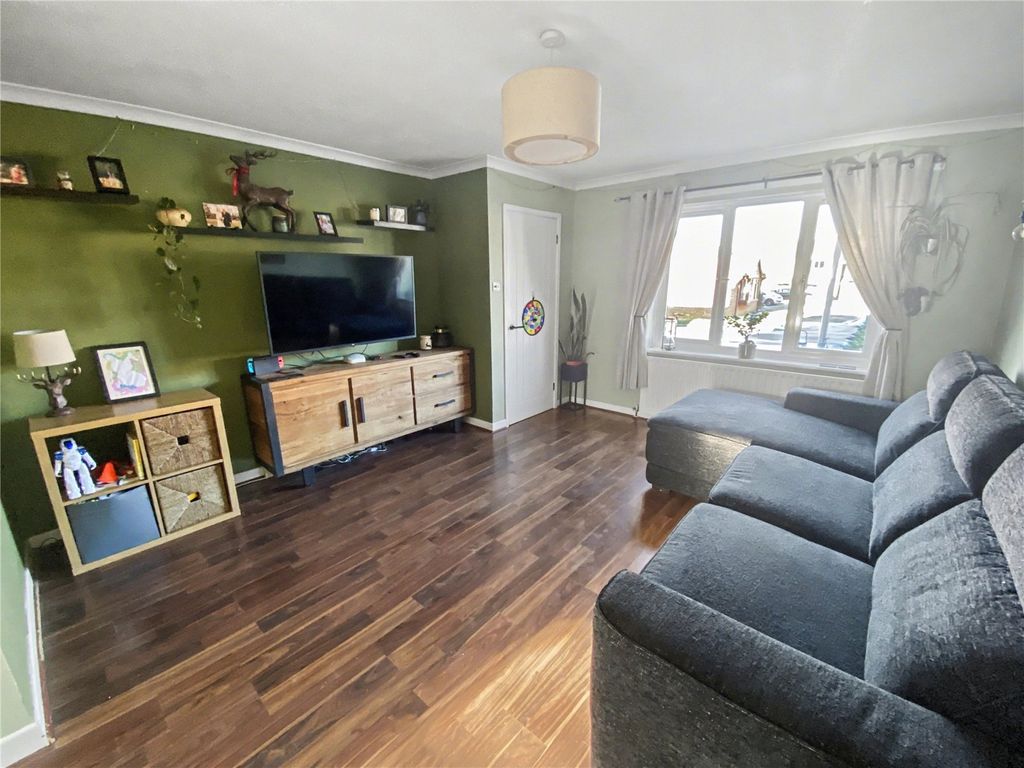 Property photo 2 of 11 Sitting Room