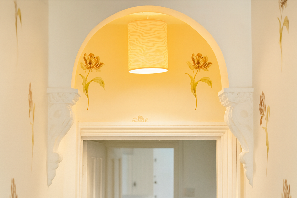 Property photo 2 of 13 Hallway