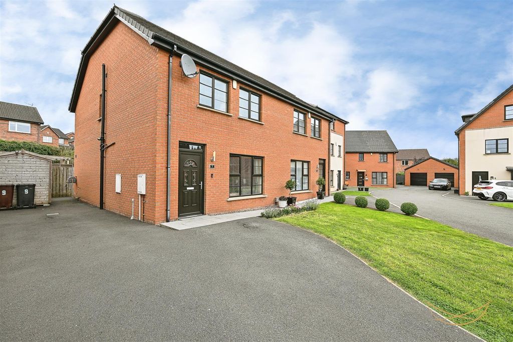 Property photo 2 of 36 Dhp-11.Jpg
