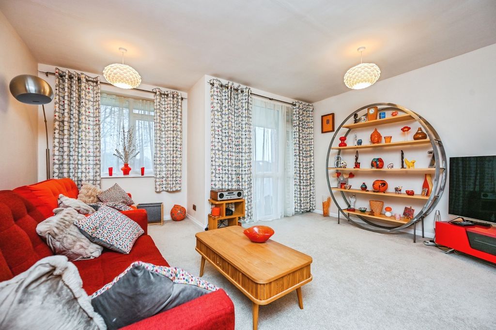 Property photo 2 of 20 Pbox-Img.Jpg