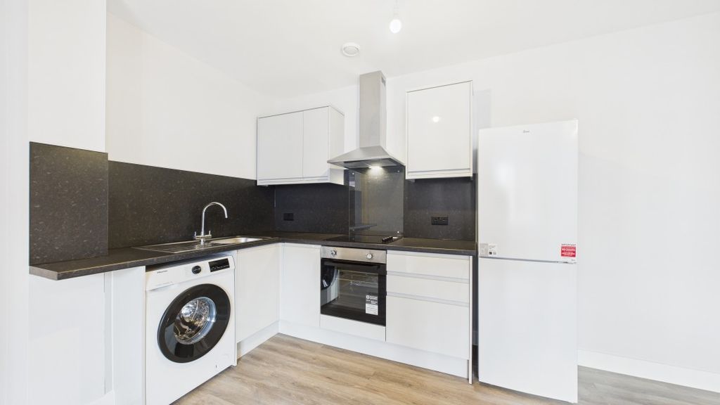 Property photo 3 of 9