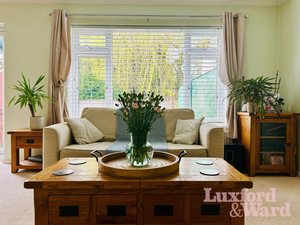 Property photo 2 of 18 Living Room