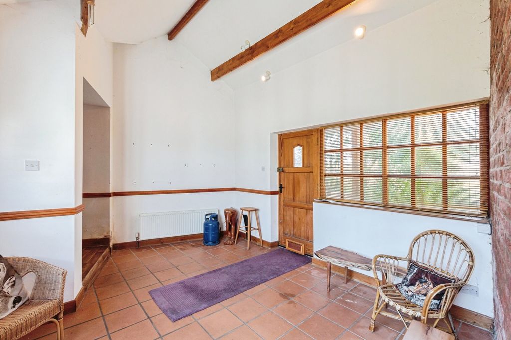 Property photo 2 of 17 Photo