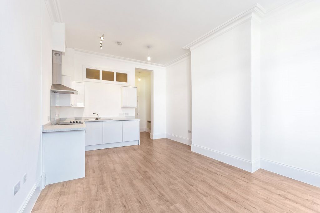 Property photo 3 of 6 Open Plan