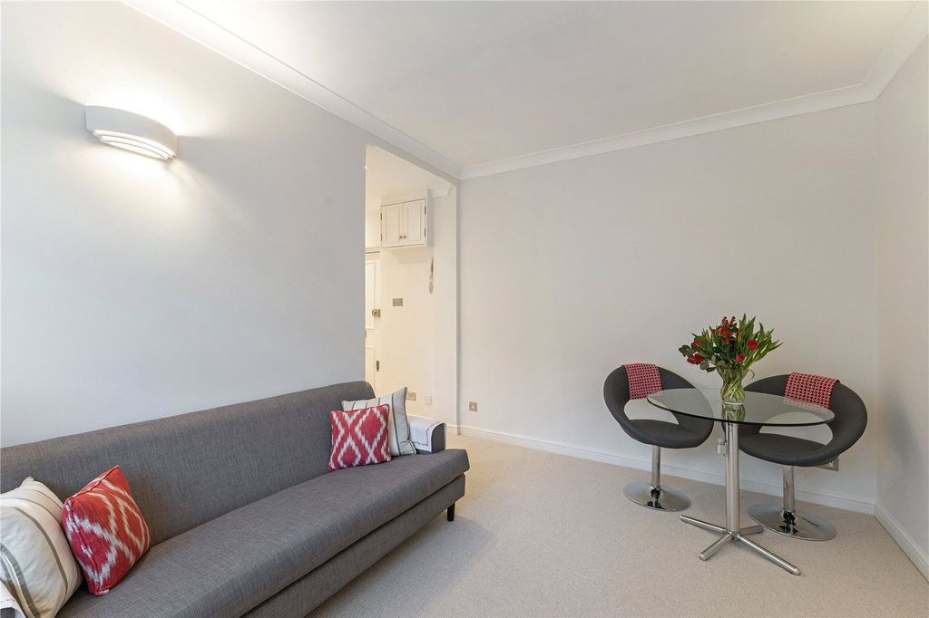 Property photo 2 of 8 Reception 2