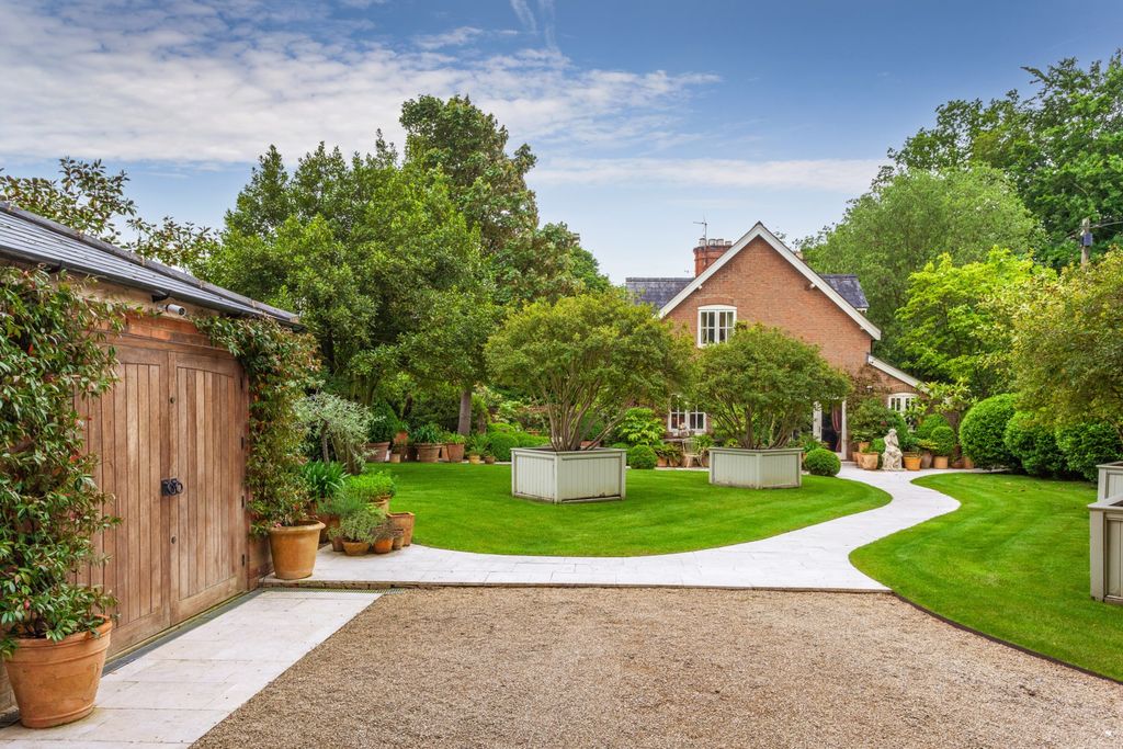 Property photo 1 of 18 4747-Hr-1