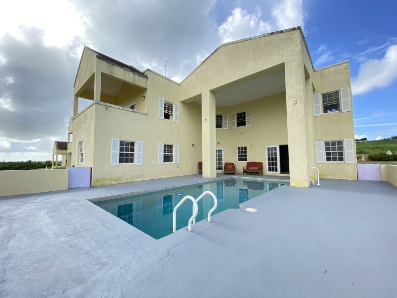 Property photo 2 of 27