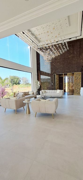 Property photo 1 of 30