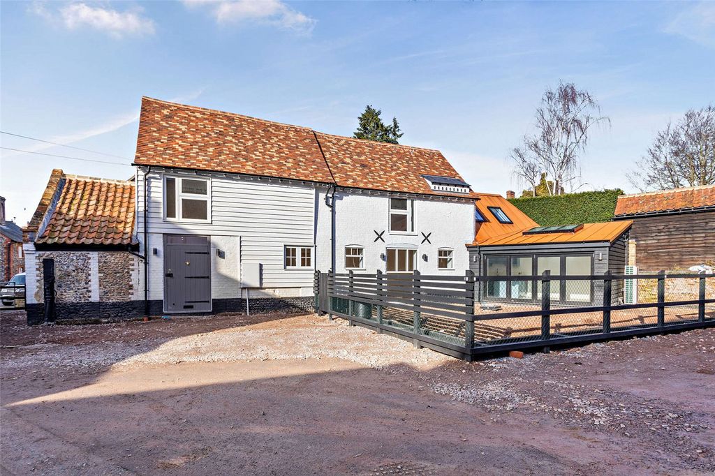 Property photo 1 of 8 Front