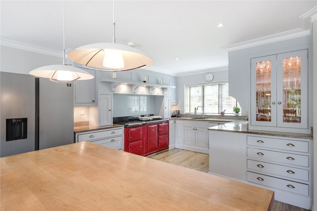 Property photo 3 of 14 Kitchen