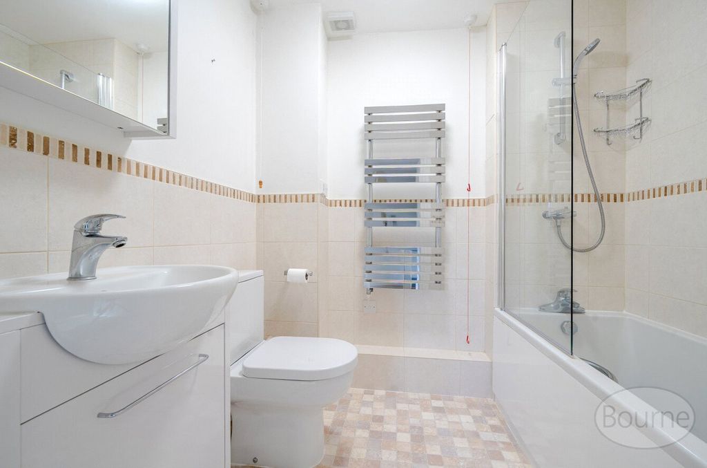 Additional image 6 of 1 bed flat for saleHylton Road, Petersfield, Hampshire GU32