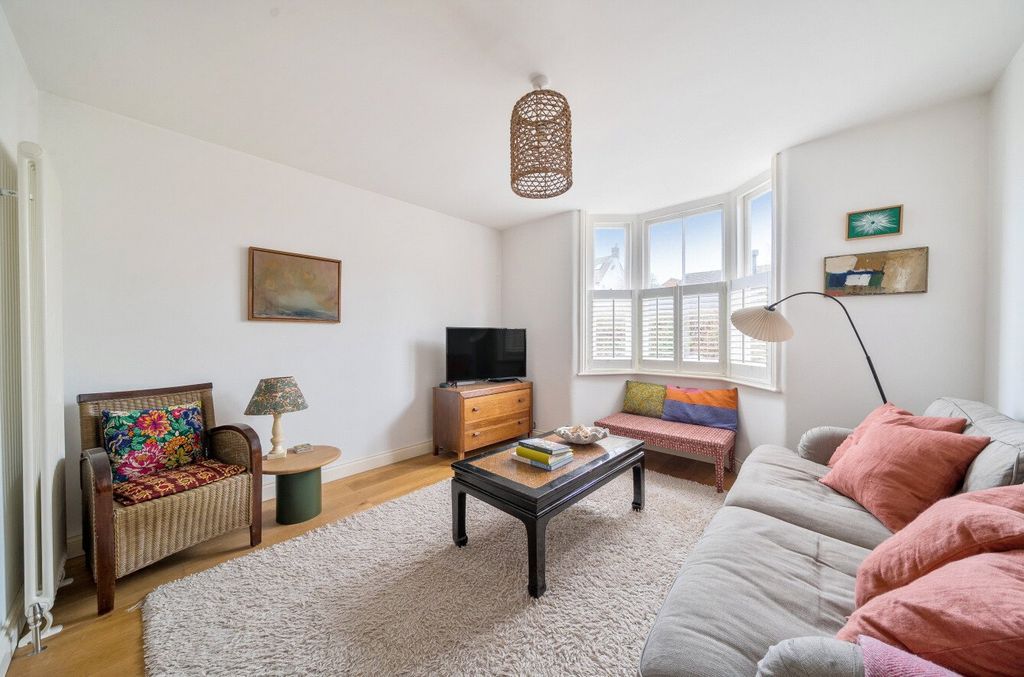 Property photo 2 of 12 Sitting Room