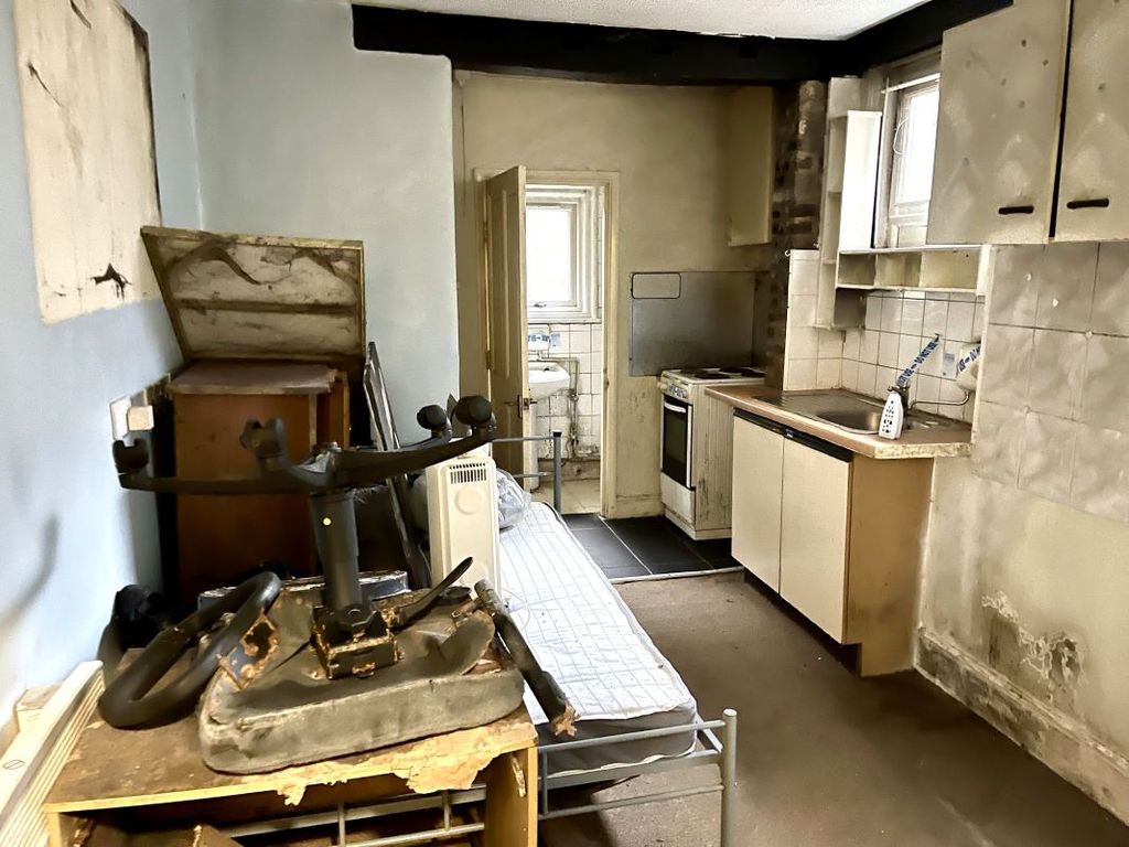 Property photo 2 of 5