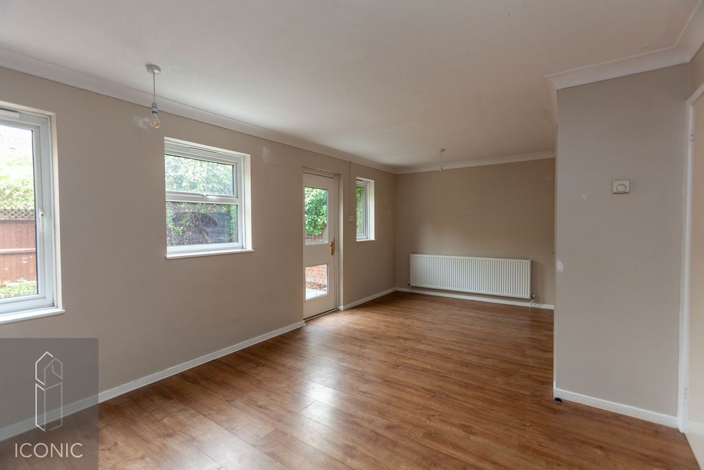 Property photo 2 of 11 Photo 4