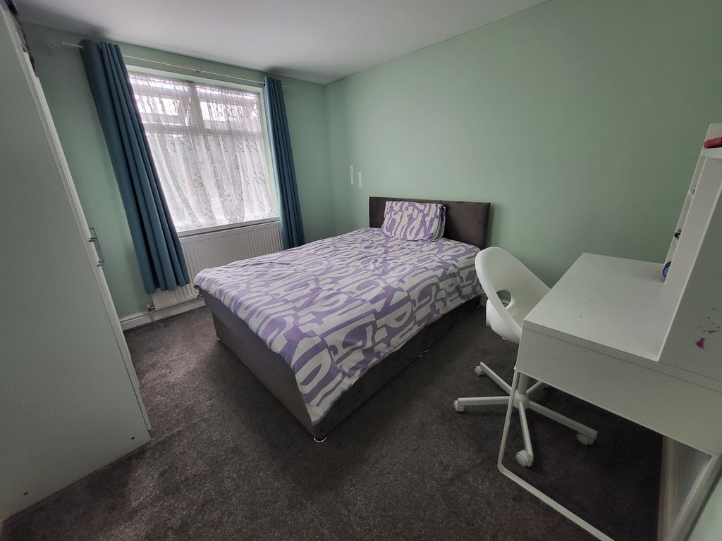 Property photo 2 of 10 Room