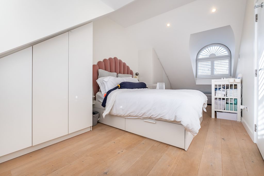 Property photo 2 of 8