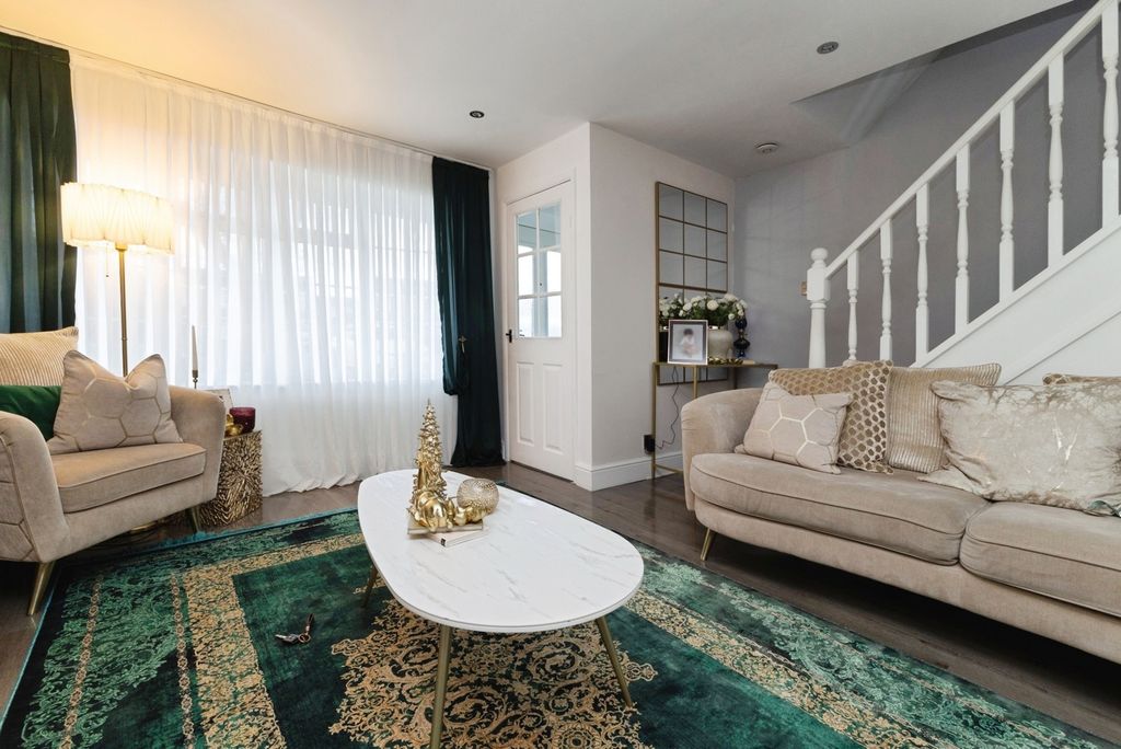 Property photo 3 of 13 Pbox-Img.Jpg