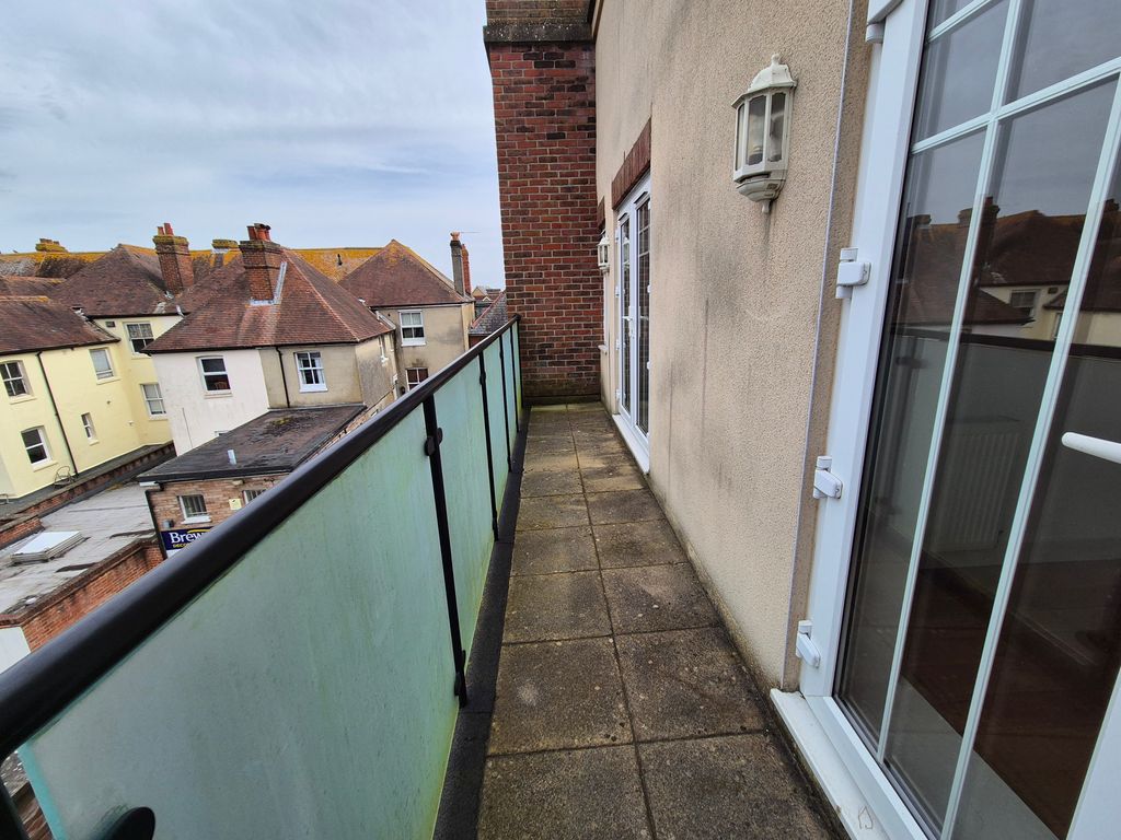 Additional image 5 of 2 bed flat for saleSwan Street, Petersfield GU32