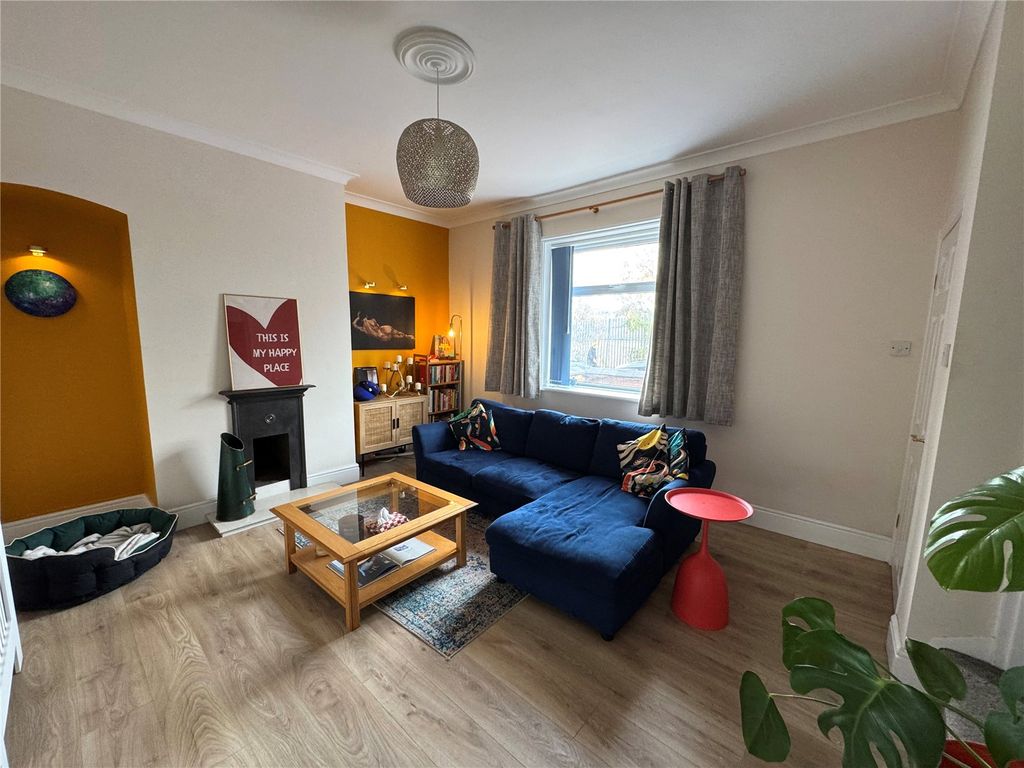 Property photo 2 of 18 Picture No. 14