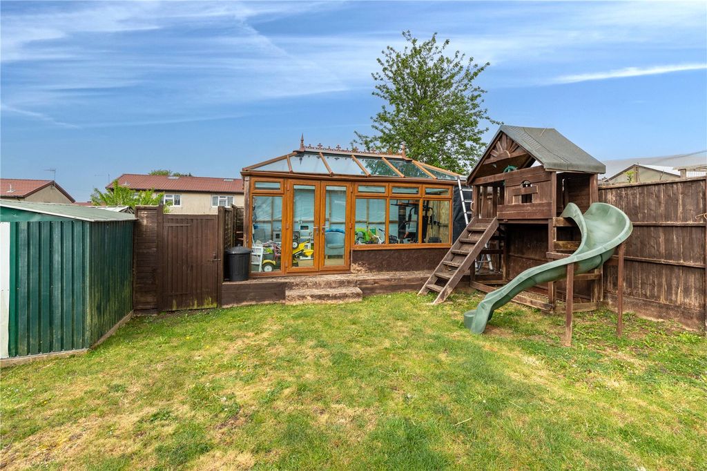 Property photo 2 of 33 Picture No. 04