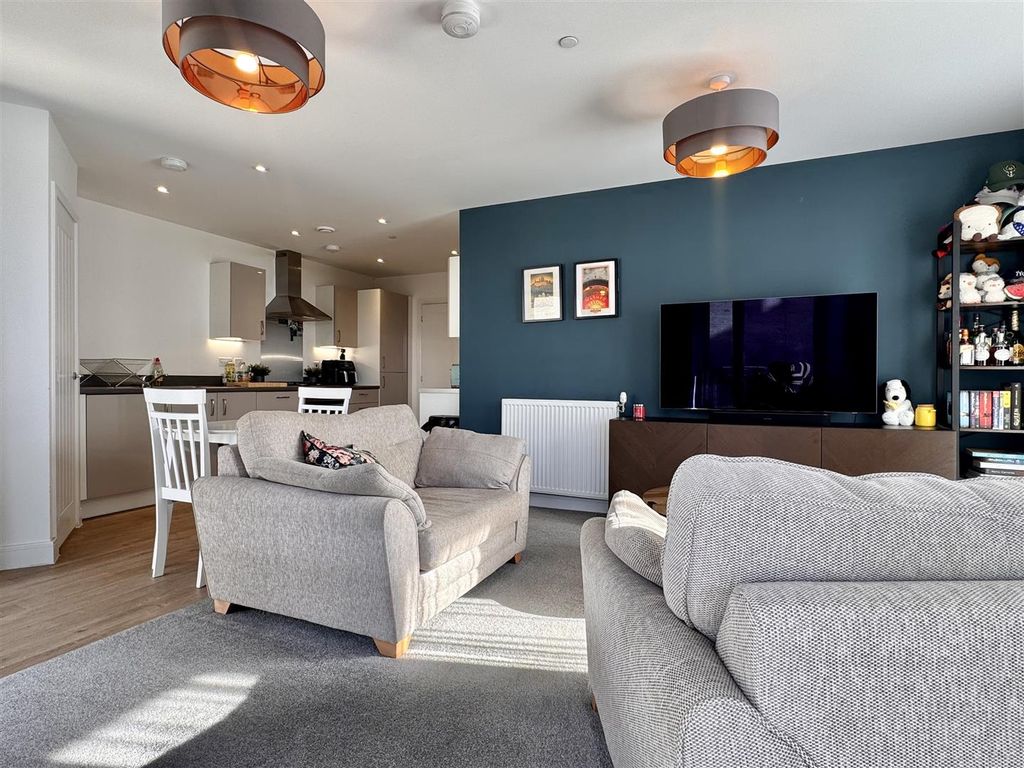 Property photo 2 of 14 Tempimagei1Wjsb.Jpg