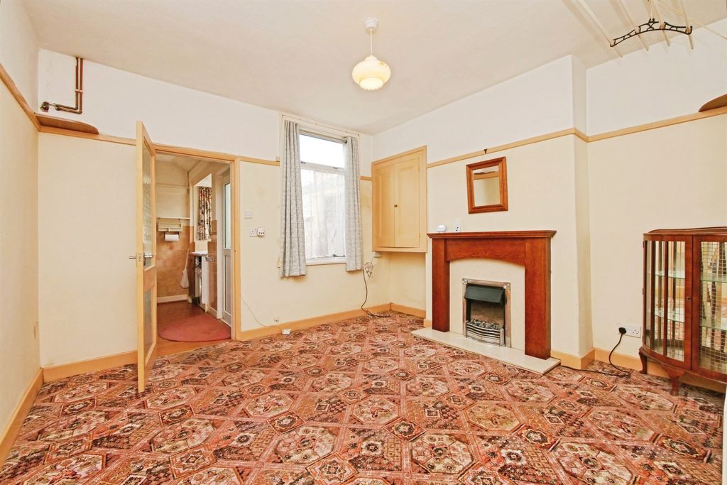 Property photo 2 of 13