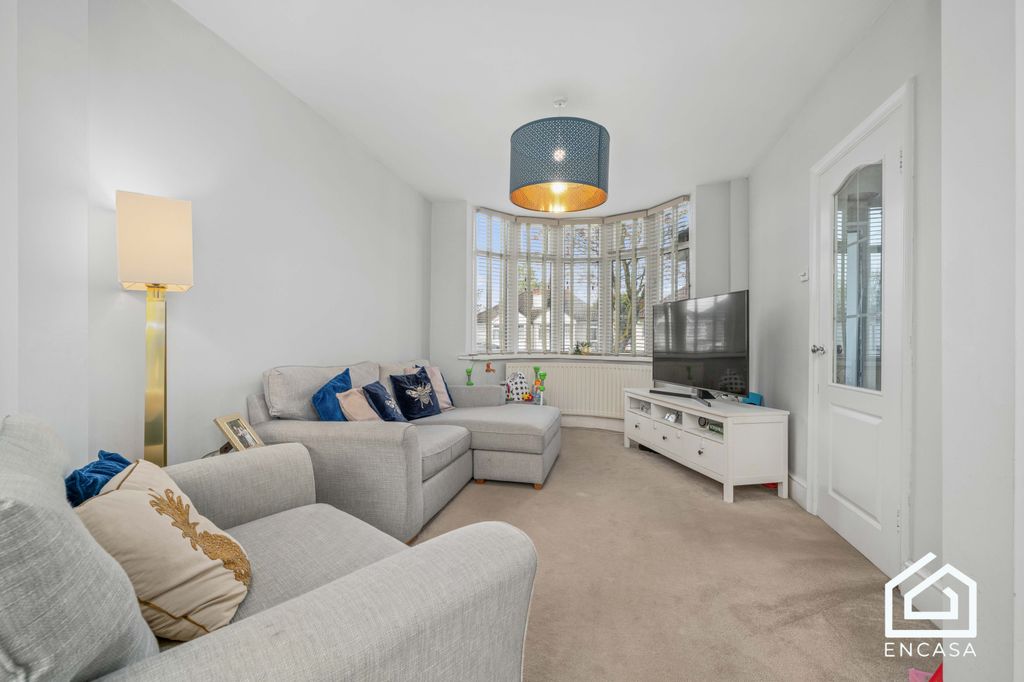 Property photo 3 of 13