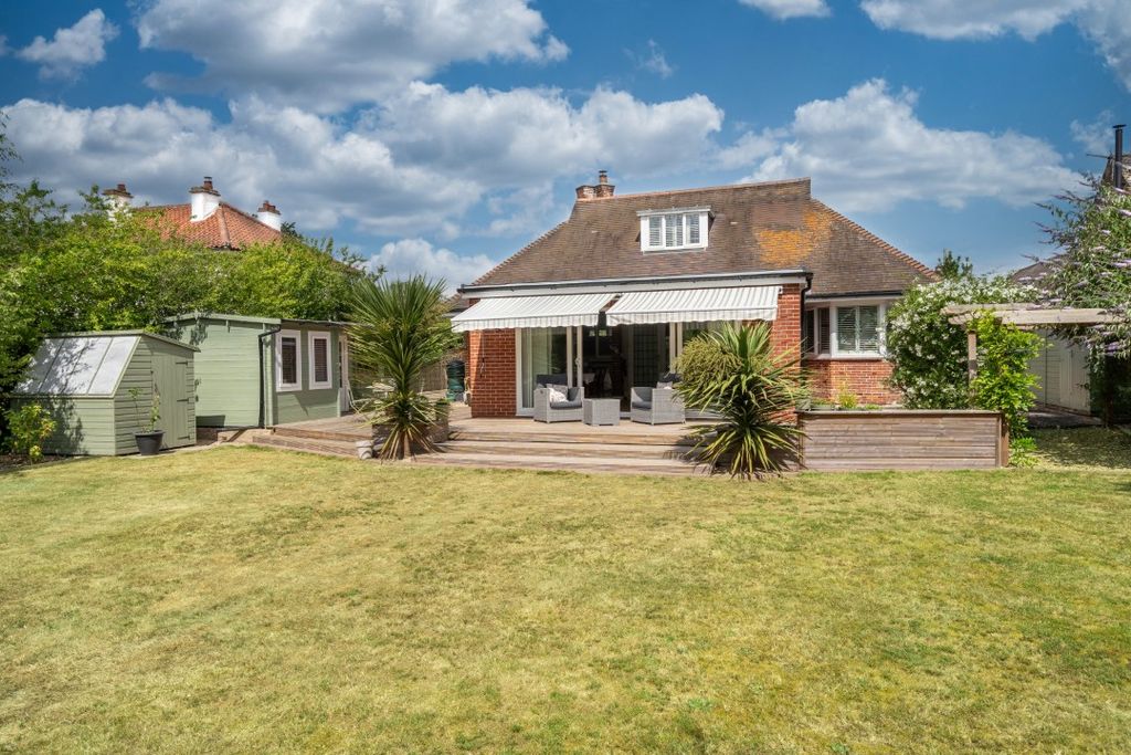 Property photo 2 of 36