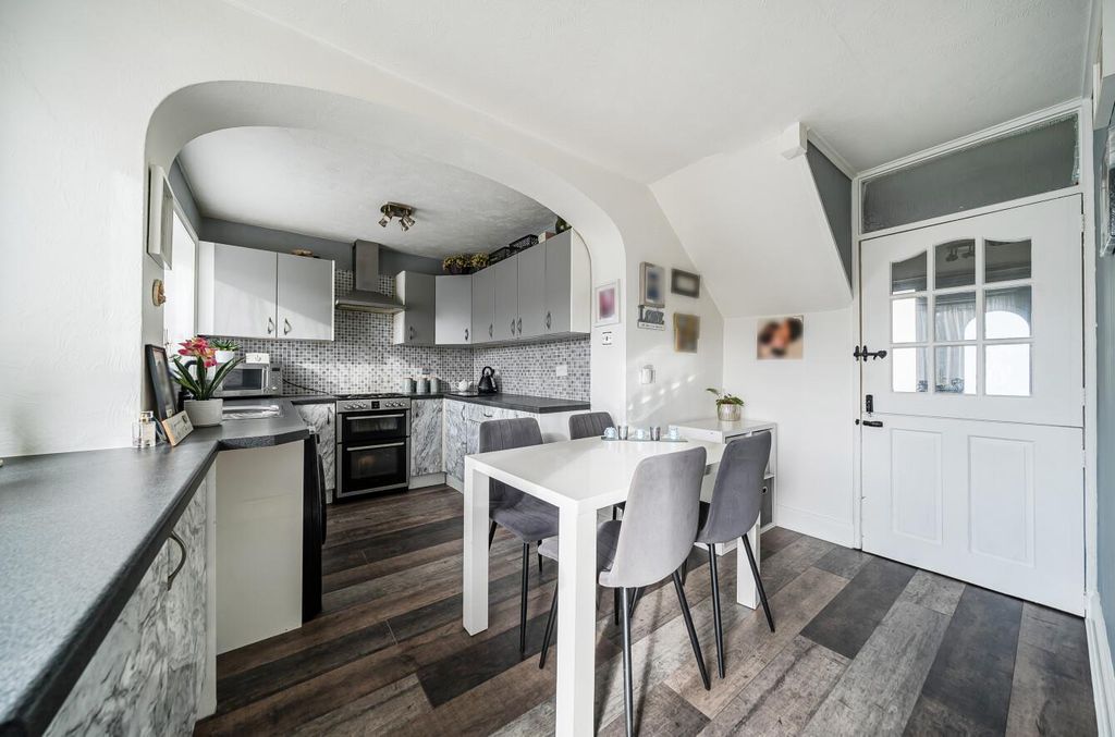 Property photo 2 of 21 1408164-13-698B70c4E2F00.Jpg