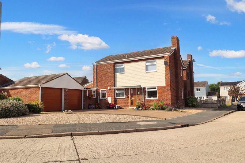 Property photo 1 of 20 Heathlands