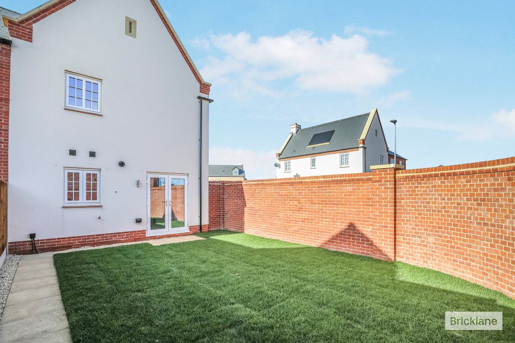 Property photo 2 of 15 Balcony